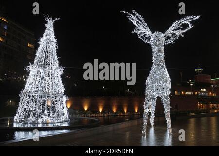 Weihnachtsschmuck in Liverpool One Shopping Centre, Liverpool, Großbritannien Stockfoto