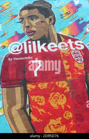 Street Art in Liverpool - Frauen im Fußball - Nikita Parris a.k.a. Keets Stockfoto