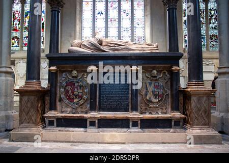 BATH, GROSSBRITANNIEN – 27. AUGUST 2020. Bath Abbey ist eine anglikanische Pfarrkirche und ehemalige Benediktinerkloster im 7. Jahrhundert gegründet. Bath, Somerset, England Stockfoto
