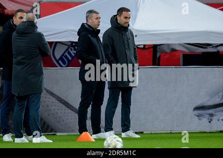 UTRECHT, NIEDERLANDE - DEZEMBER 19: Trainer Rene Hake vom FC Utrecht, Trainer Sjors Ultee von Fortuna Sittard während des niederländischen Eredivisie-Spiels zwischen FC U Stockfoto