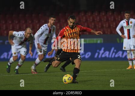 Benevento, Italien. Dezember 2020. Benevento, Italien, Ciro Vigorito Stadion, 20. Dezember 2020, Marco Sau (Benevento) während Benevento Calcio gegen Genua CFC - Italienische Fußball Serie A Spiel Credit: Renato Olimpio/LPS/ZUMA Wire/Alamy Live News Stockfoto