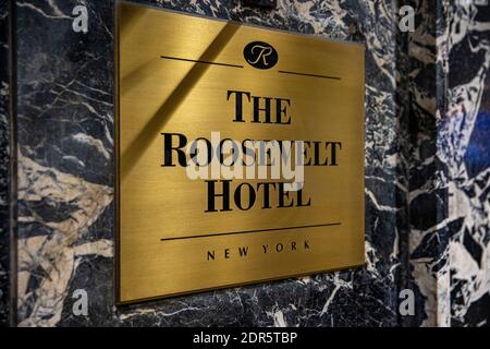 New York, N.Y/USA – 7. Dez. 2020: Das Roosevelt Hotel in New York City. Das Hotel ist wegen COVID-19 geschlossen. (Quelle: Gordon Donovan/Alamy Live News) Stockfoto