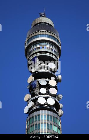 BT Tower in London erbaut 1965 ursprünglich The Post Office Tower, aber auch als British Telecom Tower bekannt Das ist ein beliebtes Reiseziel Stockfoto