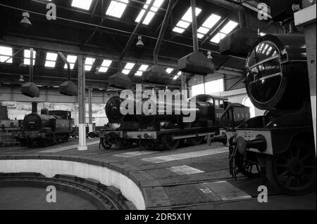 '41708', 'Butler Henderson', '8217' und '251' im Rundhaus in Barrow Hill. Stockfoto