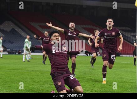 Hampden Park, Glasgow, Schottland, Großbritannien. Dezember 2020. Hearts Josh Ginnelly Feiern nach dem 3. Tor Kredit: eric mccowat/Alamy Live News Stockfoto