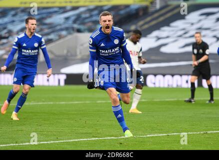 Tottenham Hotspur Stadium, London, 20. Dezember 2020. Jamie Vardy von Leicester City feiert einen späten Elfmeter in der ersten Halbzeit während des Premier League-Spiels im Tottenham Hotspur Stadium, London. Tottenham Hotspur / Leicester City. Premier League - London Bildnachweis : © Mark Pain / Alamy Live News Stockfoto