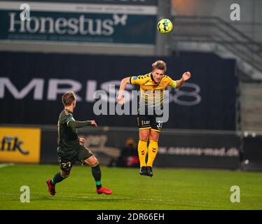 CASA Arena, Horsens, Dänemark. Dezember 2020. Alexander Ludwig von AC Horsens und Simon Hedlund von BrÃ¸ndby während AC Horsens und BrÃ¸ndby auf CASA Arena, Horsens, Dänemark. Kim Price/CSM/Alamy Live News Stockfoto