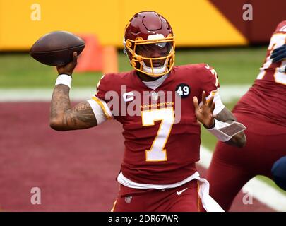 Landover, Usa. Dezember 2020. Washington Football Team Quarterback Dwayne Haskins (7) geht gegen die Seattle Seahawks auf FedEx Feld in Landover, Maryland am Sonntag, 20. Dezember 2020. Foto von Kevin Dietsch/UPI Kredit: UPI/Alamy Live News Stockfoto