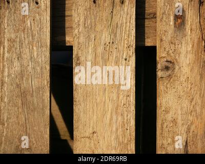 Nahaufnahme von braunem Palettenholz Stockfoto