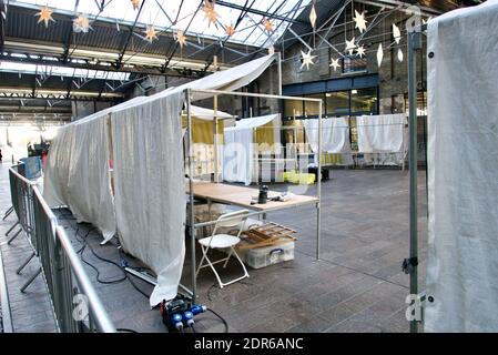 Der erste Tag der Tier 4 covid19 Beschränkungen in London schloss diesen Lebensmittelmarkt. Einzelhandel und nicht wesentliche Geschäfte geschlossen. Canopy Market, Coal Drops Yard Stockfoto