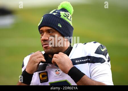 Landover, Usa. Dezember 2020. Seattle Seahawks Quarterback Russell Wilson (3) verlässt das Feld, nachdem die Seahawks am Sonntag, 20. Dezember 2020, das Washington Football Team 20-15 im FedEx Field in Landover, Maryland, besiegt haben. Foto von Kevin Dietsch/UPI Kredit: UPI/Alamy Live News Stockfoto