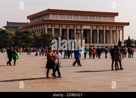 Platz des Himmlischen Friedens, Peking, China -- 3. April 2016 - die große Halle des Volkes auf dem Platz des Himmlischen Friedens. Es bietet Platz für 5,000 Personen. Nur Für Redaktionelle Zwecke Stockfoto