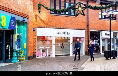 Shuttered Pandora Shop The Matings St. Albans Hertfordshire Tier 4 - 20. Dezember 2020 Stockfoto