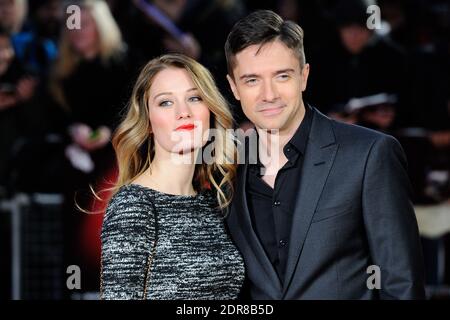 Ashley Hinshaw und Topher Grace bei der Premiere von "Truth" im Rahmen des 59. BFI London Film Festival am 17. Oktober 2015 auf dem Odeon Leicester Square in London, England. Foto von Aurore Marechal/ABACAPRESS.COM Stockfoto