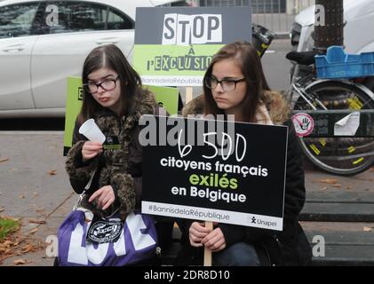 Demonstration der UNAPEI (Union nationale des Associations de parents, de personnes handicapees mentales et de leurs amis - Nationale Vereinigung der Vereinigungen von Eltern geistig behinderter Menschen und ihrer Freunde), um gegen die Lebensbedingungen von Kindern mit psychischen Behinderungen und deren Familie zu protestieren, Vor der Nationalversammlung in Paris, Frankreich, am 20. Oktober 2015. Foto von Alain Apaydin/ABACAPRESS.COM Stockfoto