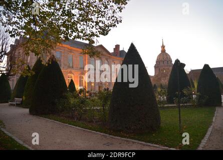 Außenansicht des Hotels Biron, Heimat der ständigen Sammlungen des Rodin-Museums, in Paris, Frankreich am 9. November 2015. Das Museum wird seine Türen am 12. November 2015, dem 175. Geburtstag des berühmten französischen Bildhauers, nach einer kompletten Renovierung in den letzten drei Jahren zu einem Preis von 16 Millionen Euro wieder für die Öffentlichkeit öffnen. Foto von Christian Liewig/ABACAPRESS.COM Stockfoto