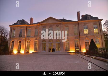 Außenansicht des Hotels Biron, Heimat der ständigen Sammlungen des Rodin-Museums, in Paris, Frankreich am 9. November 2015. Das Museum wird seine Türen am 12. November 2015, dem 175. Geburtstag des berühmten französischen Bildhauers, nach einer kompletten Renovierung in den letzten drei Jahren zu einem Preis von 16 Millionen Euro wieder für die Öffentlichkeit öffnen. Foto von Christian Liewig/ABACAPRESS.COM Stockfoto