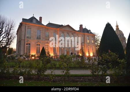 Außenansicht des Hotels Biron, Heimat der ständigen Sammlungen des Rodin-Museums, in Paris, Frankreich am 9. November 2015. Das Museum wird seine Türen am 12. November 2015, dem 175. Geburtstag des berühmten französischen Bildhauers, nach einer kompletten Renovierung in den letzten drei Jahren zu einem Preis von 16 Millionen Euro wieder für die Öffentlichkeit öffnen. Foto von Christian Liewig/ABACAPRESS.COM Stockfoto