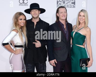 Brittney Marie Cole, die Plattenkünstler Brian Kelley und Tyler Hubbard von Florida Georgia Line und Hayley Stommel nehmen am 2015 22. November 2015 an den American Music Awards im Microsoft Theater in Los Angeles, CA, USA, Teil. Foto von Lionel Hahn/ABACAPRESS.COM Stockfoto