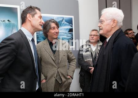 Sebastian Copeland und Lionel Jospin bei der Ausstellung Fotografie von Sebastian Copeland von Napapiri «Arctica, The Vanishing North», die am 03. Dezember 2015 in der Galerie Yann Arthus-Bertrand in Paris, Frankreich, stattfand. Foto von Audrey Poree/ ABACAPRESS.COM Stockfoto