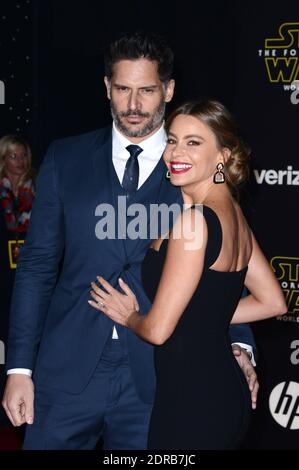 Joe Manganiello und Sofia Vergara besuchen am 14. Dezember 2015 die Uraufführung von Star Wars: The Force Awakens im Chinese Theatre in Los Angeles, CA, USA. Foto von Lionel Hahn/ABACAPRESS.COM Stockfoto