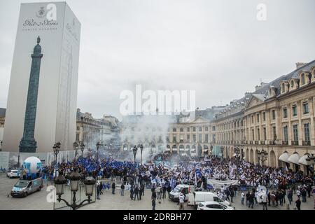 PLUSIEURS CENTAINES DE POLICIERS SE SONT RASSEMBLES DEVANT LE MINISTERE DE LA JUSTICE PLACE VENDOME, PARIS, FRANKREICH FOTO VON NASSER BERZANE/ABACAPRESS.COM Stockfoto