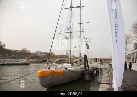 COP21 - LE 'TARA' AMBASSADEUR DES OCEANS AMARRE SOUS LE PONT ALEXANDRE III Foto von Nasser Berzane/ABACAPRESS.COM Stockfoto