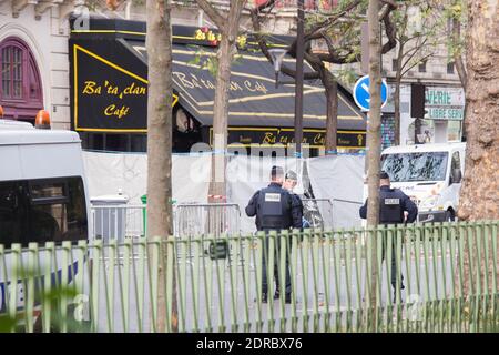 LE BATACLAN - PARIS AU LENDEMAIN DES ATTENTATS DU 13/11/2015 Foto von Nasser Berzane/ABACAPRESS.COM Stockfoto