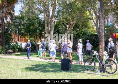 Avalon Beach Sydney, covid 19 Tests für Menschen stand in einer Warteschlange nach Ausbruch des Avalon RSL und Avalon Bowling Club, Sydney, Australien Stockfoto