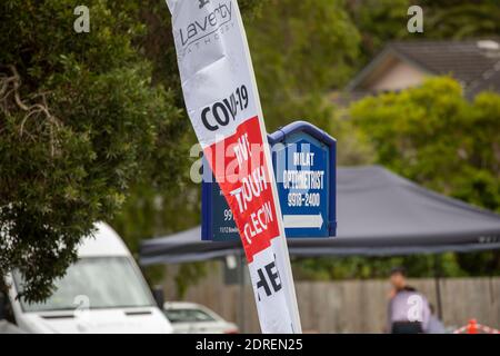 Avalon Beach Sydney Pop-up covid 19 Testing clinic folgt Ausbruch in Avalon Beach Bowl und RSL, Sydney, Australien Stockfoto