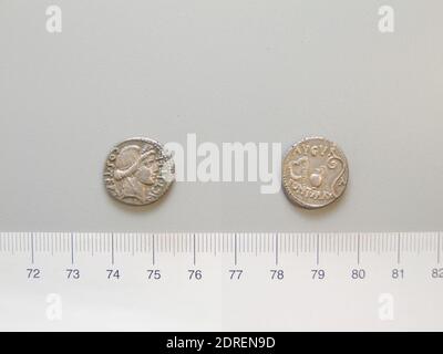 Magistrat: Gaius Julius Caesar, 100–44 v. Chr., Denarius aus dem Römischen Reich, 46 v. Chr., Silber, 3.87 g, 9:00, 18 mm, Made in Roman Empire, Roman, 1. Jahrhundert v. Chr., Numismatik Stockfoto