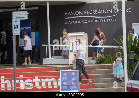 Covid 19 Coronavirus-Tests in Avalon Beach nach Ausbruch bei Die RSL und Bowling Club, Sydsney, Australien Stockfoto