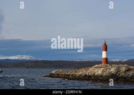 Blick auf den Leuchtturm Les Eclaireurs in Ushuaia, Feuerland in Argentinien Stockfoto