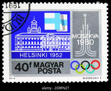 MOSKAU, RUSSLAND - 9. FEBRUAR 2019: Eine in Ungarn gedruckte Briefmarke zeigt Helsinki (1952), Olympische Sommerspiele 1980 Moskau (1) Serie, um 1979 Stockfoto