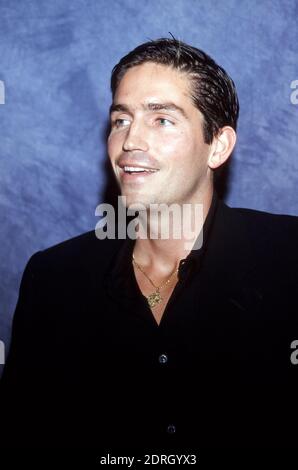 Star of 'The Thin Red Line', Jim Caviezel um 1998 / Aktenzeichen # 34000-1566PLTHA Stockfoto