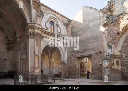 Die Ruinen eines alten Piedra-Klosters in Nuevalos, Zaragoza, Spanien Stockfoto