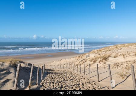 Le Porge, in der Nähe von Lacanau in Médoc, Frankreich. Zugang zum Strand Stockfoto