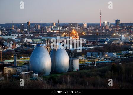 Dortmund, Ruhrgebiet, Nordrhein-Westfalen, Deutschland - Stadtpanorama Dortmund, Skyline der Dortmunder Innenstadt, im hinteren Fernsehturm Florian A Stockfoto