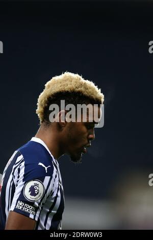 West Bromwich, Großbritannien. Dezember 2020. Grady Diangana von West Bromwich Albion schaut auf. Premier League, West Bromwich Albion V Aston Villa at the Hawthorns in West Bromwich, Midlands on Sunday 20th December 2020. Dieses Bild darf nur für redaktionelle Zwecke verwendet werden. Nur redaktionelle Verwendung, Lizenz für kommerzielle Nutzung erforderlich. Keine Verwendung in Wetten, Spiele oder ein einzelner Club / Liga / Spieler Publikationen. PIC von Andrew Orchard / Andrew Orchard Sport Fotografie / Alamy Live News Credit: Andrew Orchard Sport Fotografie / Alamy Live News Stockfoto