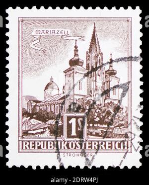 MOSKAU, RUSSLAND - 10. FEBRUAR 2019: Eine in Österreich gedruckte Briefmarke zeigt Basilika Mariazell (Steiermark), Bauserie, um 1959 Stockfoto