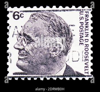 MOSKAU, RUSSLAND - 10. FEBRUAR 2019: Eine in den Vereinigten Staaten gedruckte Briefmarke zeigt Franklin Delano Roosevelt (1882-1945), 32. Präsident, berühmte Amerikaner ser Stockfoto
