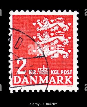 MOSKAU, RUSSLAND - 10. FEBRUAR 2019: Eine in Dänemark gedruckte Briefmarke zeigt Wappen, Serie, um 1969 Stockfoto