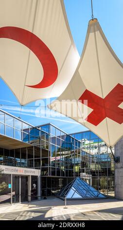 Eingang des Internationalen Roten Kreuzes und des Roten Halbmondes Museums in Genf, Schweiz. Stockfoto