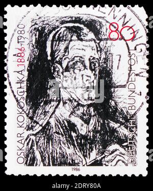 MOSKAU, RUSSLAND - 20. FEBRUAR 2019: Eine in Deutschland, Bundesrepublik, gedruckte Briefmarke zeigt 'Self-Portrait' - Oskar Kokoschka, Serie, um 1986 Stockfoto