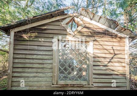 Fassade, Fenster, herunterfallen, Fenster, Abstellgleis, alt, Holz, Holzfassade, antik, Stockfoto