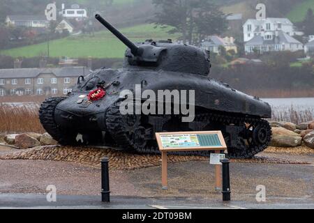 Der Sherman-Panzer in Slapton, Devon, als Denkmal für die 639 amerikanischen Soilder und Sailers, die im Utah Beach WW2 D Day Kleid rehe starben Stockfoto