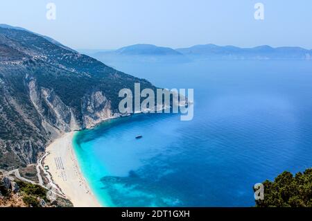 Wunderschöne Aussicht auf Myrtos Beach in Kefalonia Stockfoto