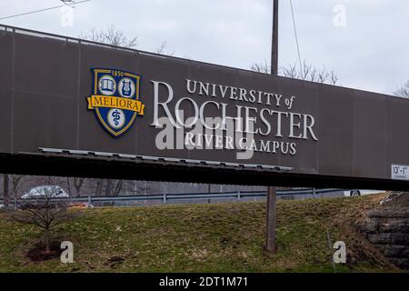 Auszeichnung des Campus der University of Rochester River in Rochester, NY, USA. Stockfoto