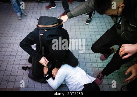 Demonstration im Einkaufszentrum Landmark North in Sheung Shui. Hongkong am 28/12/2019. Manifestation dans le Center Commercial Landmark North à Sh Stockfoto