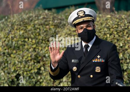 Washington, Vereinigte Staaten Von Amerika. Dezember 2020. Chirurg General der Vereinigten Staaten VADM Jerome M. Adams, M.D., M.P.H spricht zu den Medien im Weißen Haus, in Washington, DC, 21. Dezember 2020. Quelle: Chris Kleponis/Pool via CNP, weltweite Nutzung Quelle: dpa/Alamy Live News Stockfoto